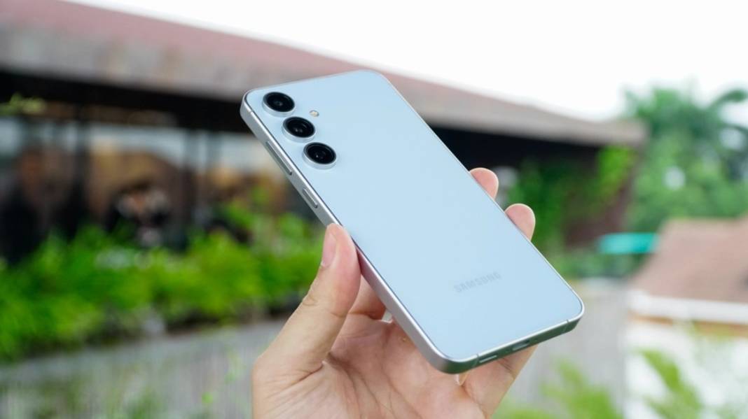 Samsung Galaxy S25 FE yarın tanıtılıyor: İşte fiyatı ve öne çıkan özellikleri! 2